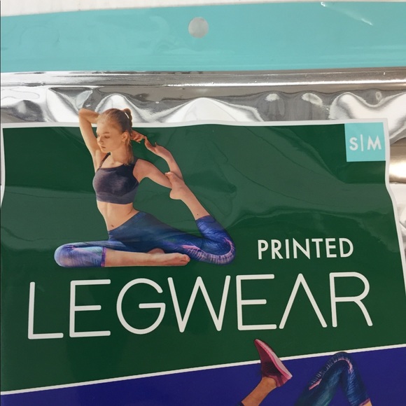 Blue Star Gray Floral Capri Leggings Women’s - Picture 5 of 12